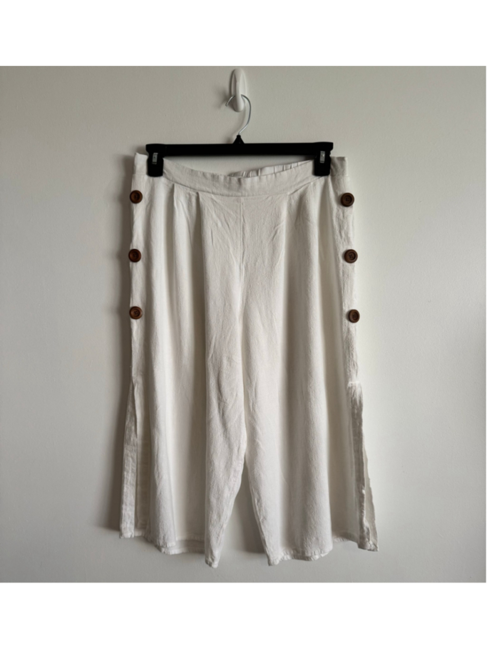 Women's Ophelia Roe Cropped Pants Size L White Brown Buttons